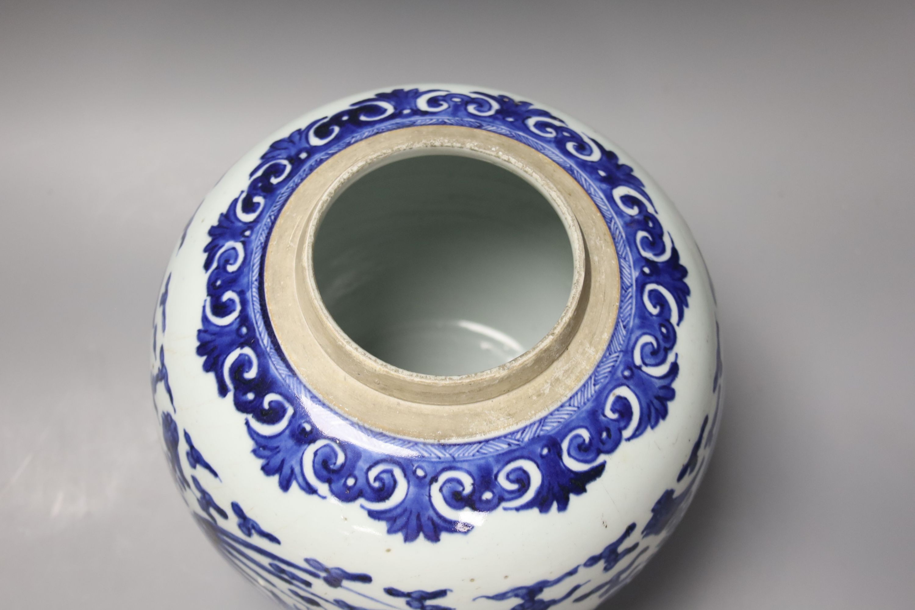 A Chinese blue and white ‘phoenix’ jar, 18th/19th century, 23 cm high